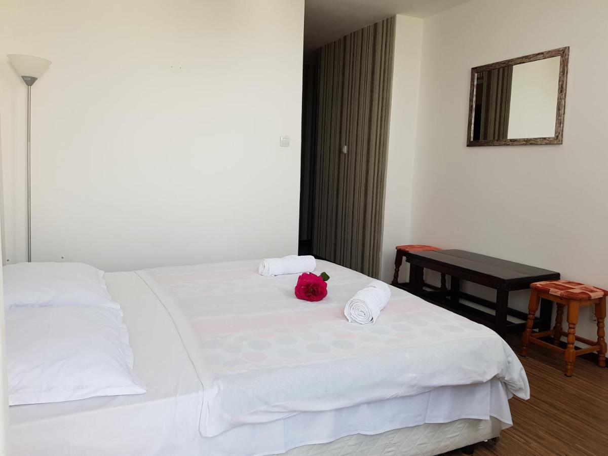 Hotel Sunny Island Obzor Esterno foto